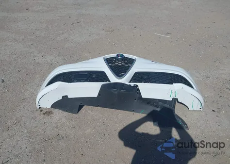 2017 Alfa Romeo Giulia Ti Awd z USA, uszkodzony, nr VIN ZARFAEEN7H7562172